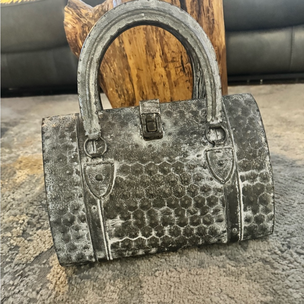 Metal pocket book decor
